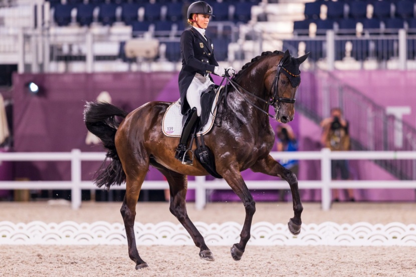 Jessica von Bredow-Werndl mit Dalera überragend zu Gold